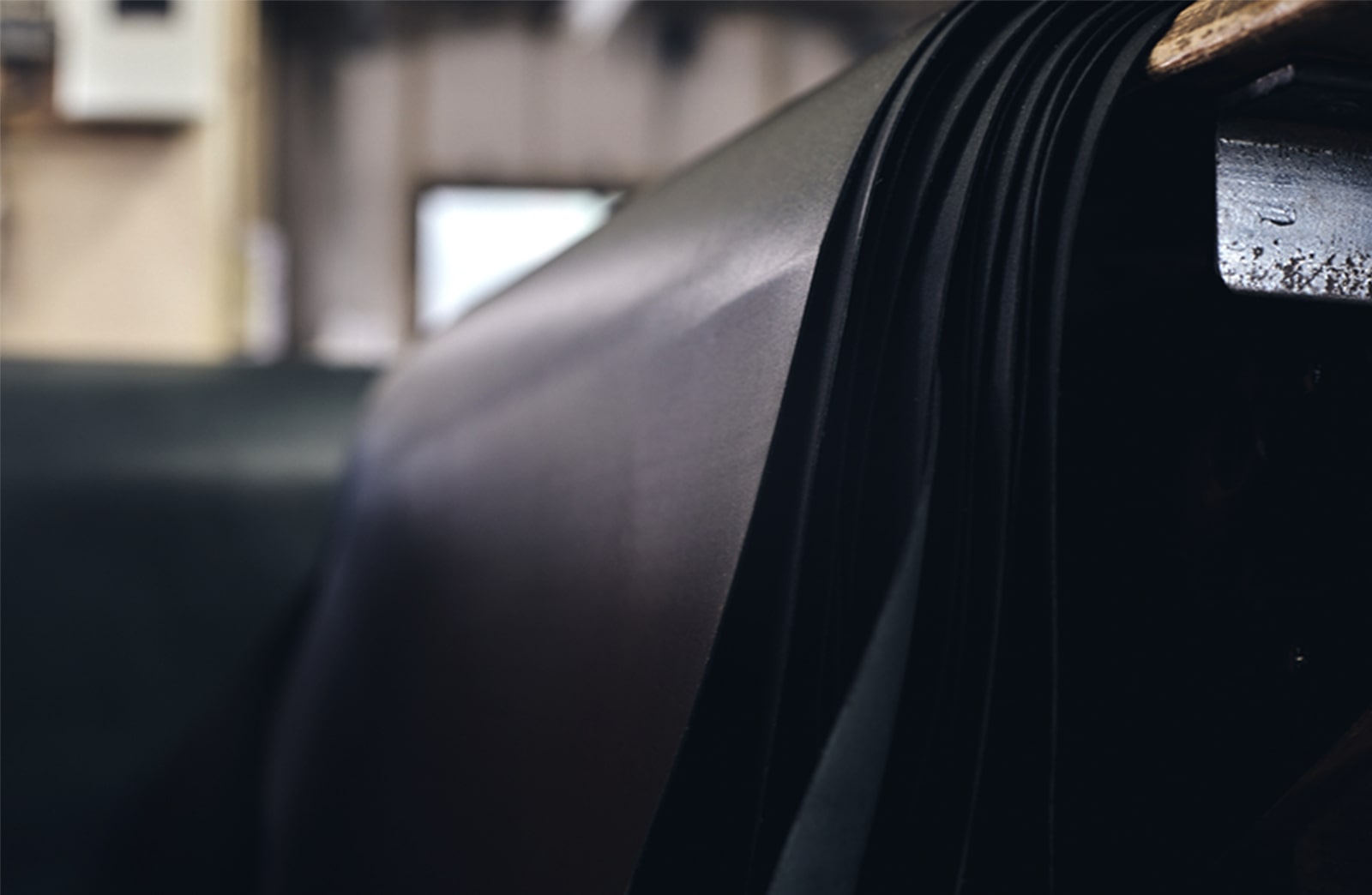 本来の革の味わいを活かす